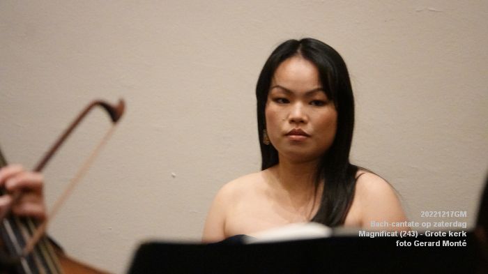 DSC06425- Bach-cantate 243 op zaterdag - Magnificat - Grote kerk - 17dec2022 -  foto GerardMontE web